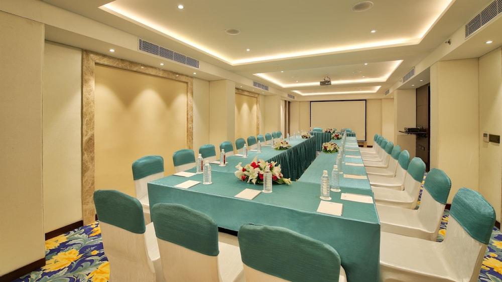 Golden Tulip Essential Jaipur Hotel Eksteriør billede