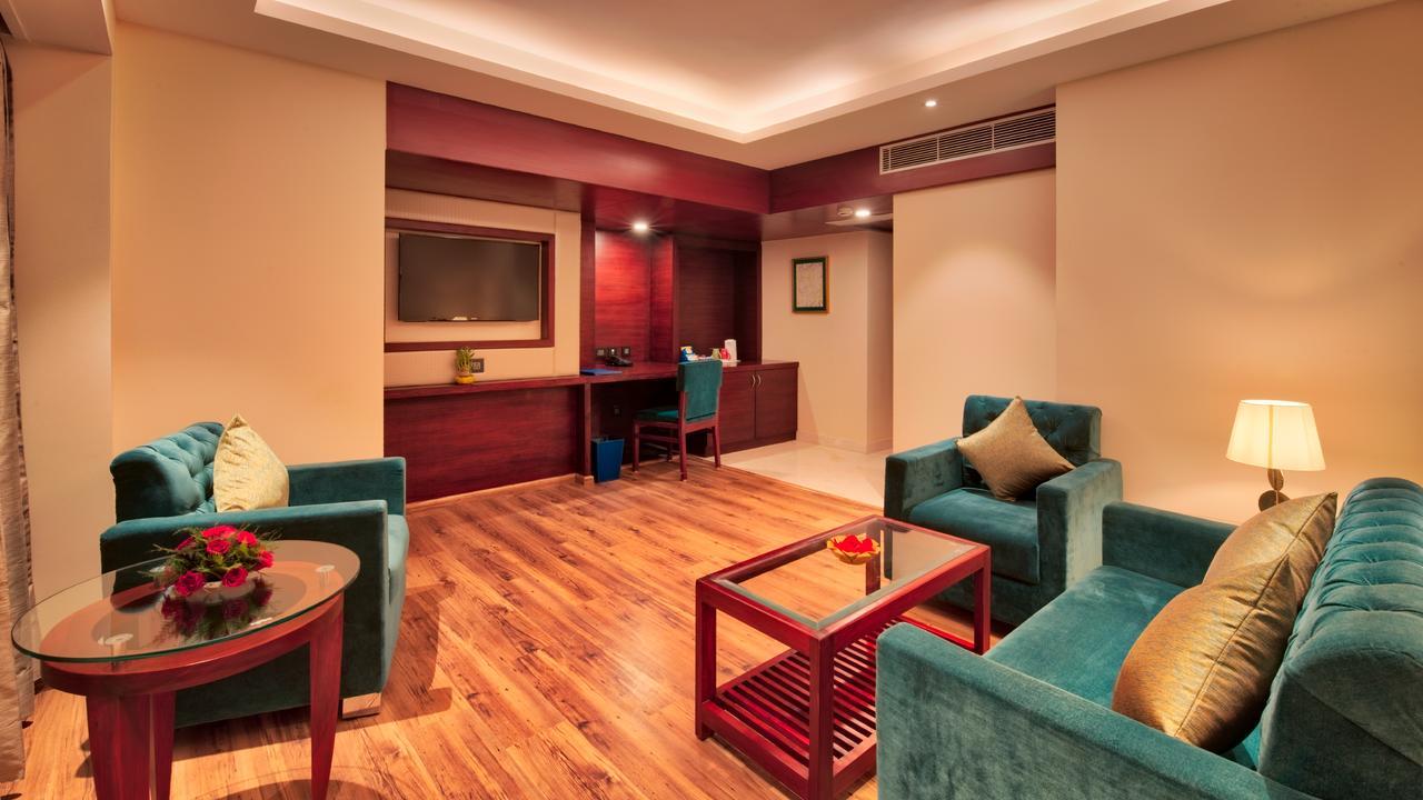 Golden Tulip Essential Jaipur Hotel Eksteriør billede